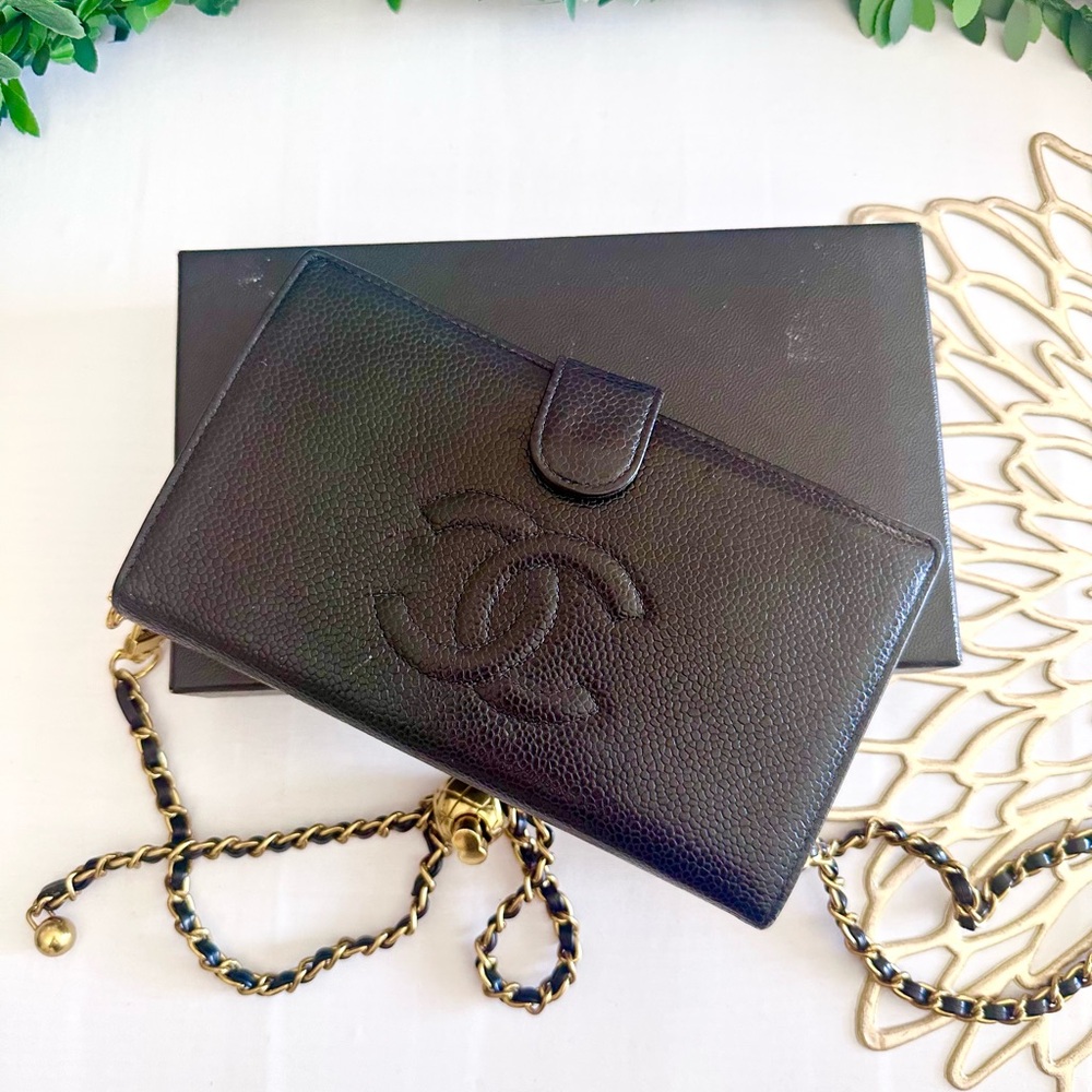 CHANEL Wallet Caviar